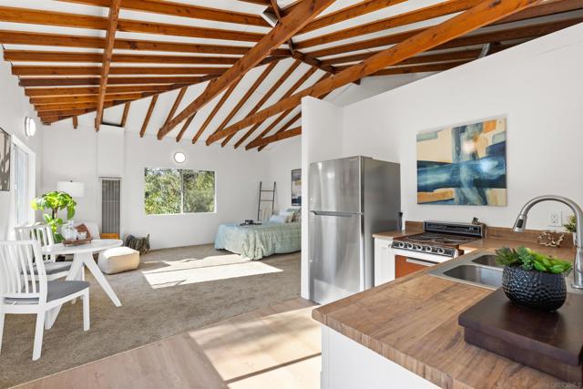 25311 Jesmond Dene Road, Escondido CA: https://media.crmls.org/mediaz/49d0dbf5-9dd7-4d34-a743-7129cf578686.jpg