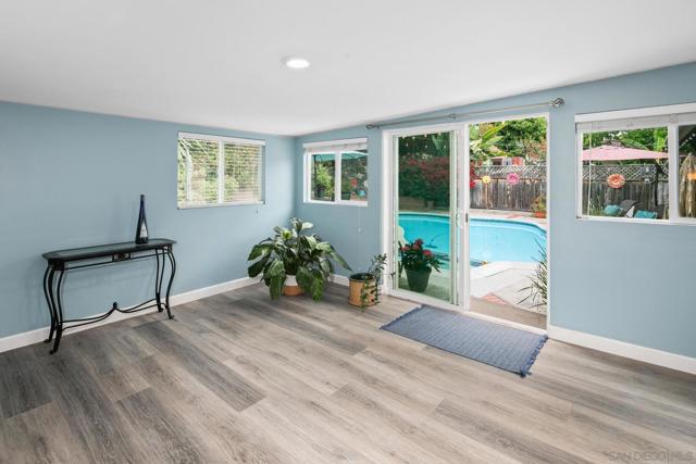 750 Mission Ave, Chula Vista CA: https://media.crmls.org/mediaz/49d1e703-9457-4c55-893d-c9cea7718007.jpg