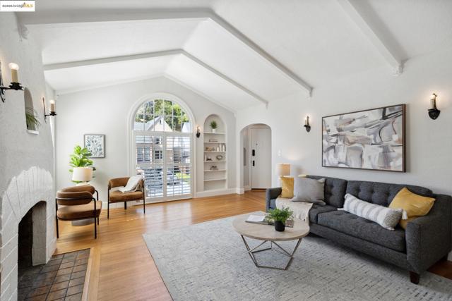 Image 7 of 37 For 1633 Trestle Glen Rd