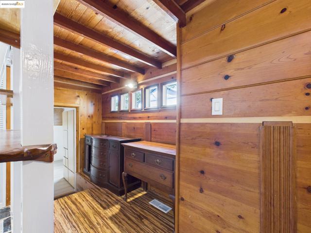 1545 Mariposa St, Richmond CA: https://media.crmls.org/mediaz/49d25f91-da0a-408c-97bb-ac6cd2ad53f9.jpg