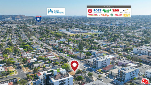 1562 S Fairfax Avenue, Los Angeles CA: https://media.crmls.org/mediaz/49d26665-9653-4aa3-a65a-e987c762966d.jpg