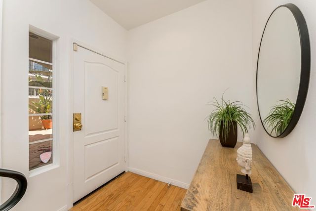 963 LARRABEE Street, 4 photo 7