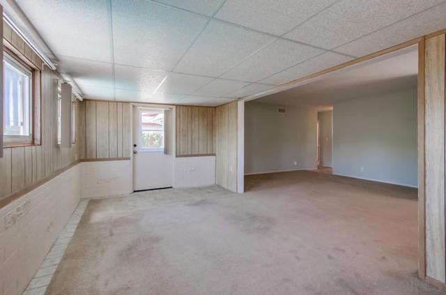 5215 Palmyra Ave, San Diego CA: https://media.crmls.org/mediaz/49d371c7-0a80-4b95-bae2-451425f910d7.jpg