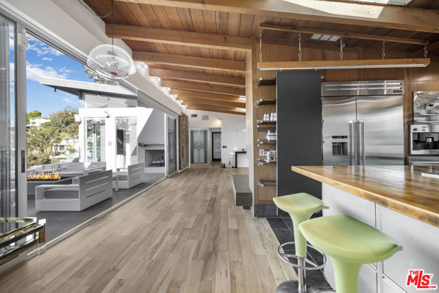 7275 Mulholland Drive, Los Angeles CA: https://media.crmls.org/mediaz/49d3bfe2-737b-4df9-ab48-bd0278851a9b.jpg