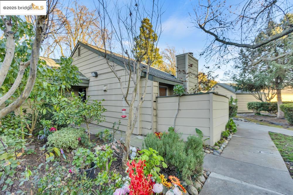 8216 Center Pkwy #27