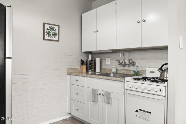 1132 1142 Pittsfield Lane, Ventura CA: https://media.crmls.org/mediaz/49d4c9f5-2cf4-4321-b05a-e576d3afb276.jpg
