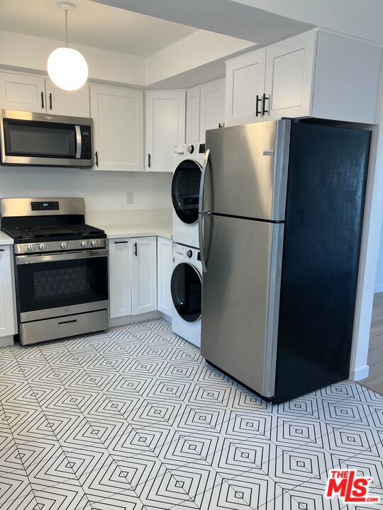 5115 Clinton Street, Los Angeles CA: https://media.crmls.org/mediaz/49d4f88c-dca9-48fe-8532-b93c5f312e91.jpg