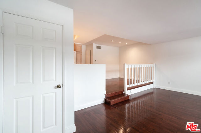 4859 Coldwater Canyon Avenue, Sherman Oaks CA: https://media.crmls.org/mediaz/49d568c5-6cd9-4935-b51a-947f9246d77f.jpg