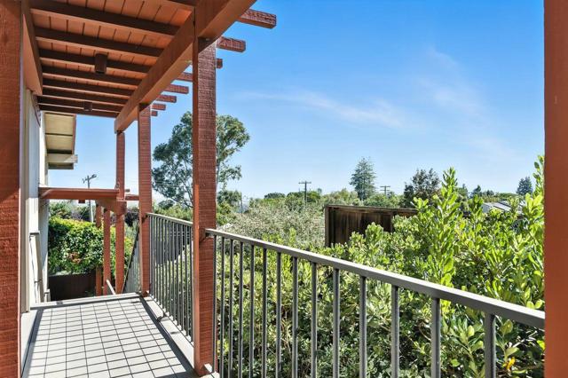790 Hillcrest Way, Redwood City CA: https://media.crmls.org/mediaz/49d59f24-f990-43cc-a536-6a32c8c0460f.jpg