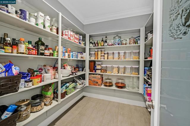 5057 Volterra Ct, Dublin CA: https://media.crmls.org/mediaz/49d5ae86-70c1-4dc2-991b-d8e59f5d3bfa.jpg