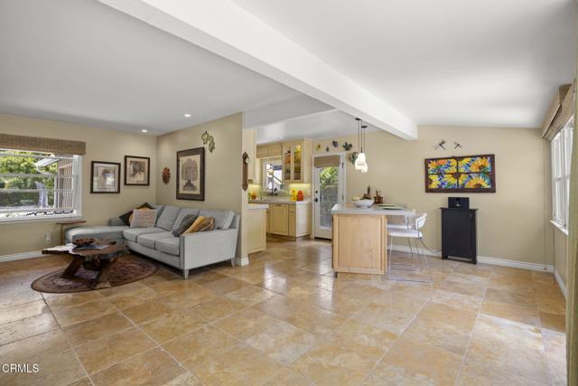 401 S Brent Street, Ventura CA: https://media.crmls.org/mediaz/49d5d037-a554-4d62-921a-5c4bb8f950bb.jpg