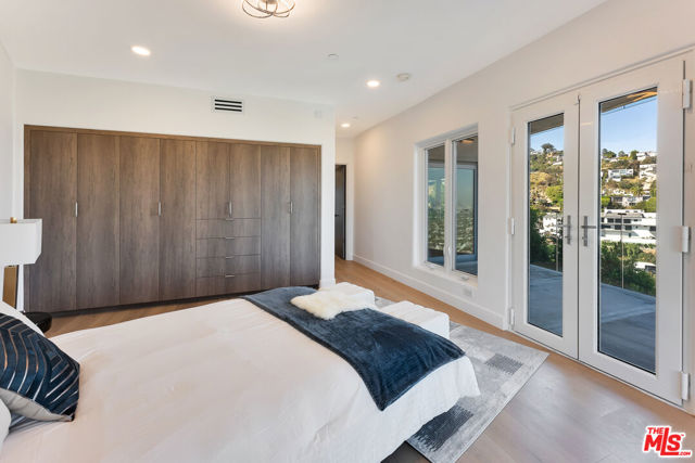 8654 Hollywood Boulevard, Los Angeles CA: https://media.crmls.org/mediaz/49d61243-ce20-4f64-baa6-6e6a415d062f.jpg