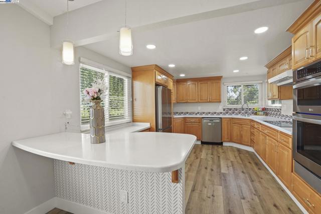 3104 sombrero circle, San Ramon CA: https://media.crmls.org/mediaz/49d630ab-16de-4783-b552-38e7cd102f3e.jpg