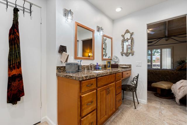 317 Forest Hills Drive, Rancho Mirage CA: https://media.crmls.org/mediaz/49d77ba3-a37a-4399-9b68-2d66dcdcc961.jpg