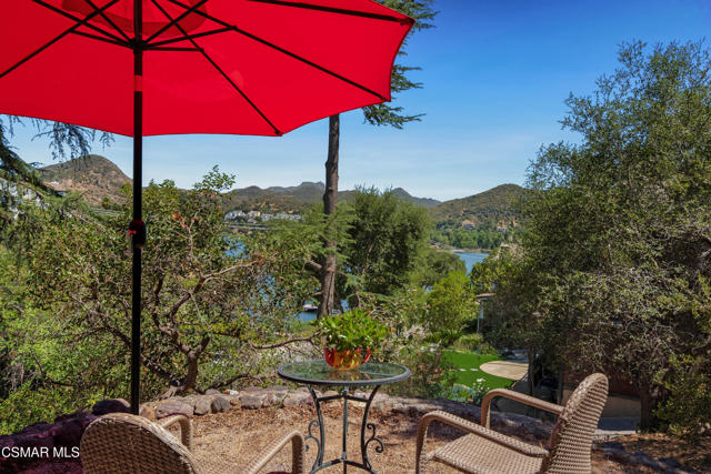 141 Lake Sherwood Drive, Lake Sherwood CA: https://media.crmls.org/mediaz/49d7cfbc-5d31-4aa3-86cf-0c30a2d21ae1.jpg