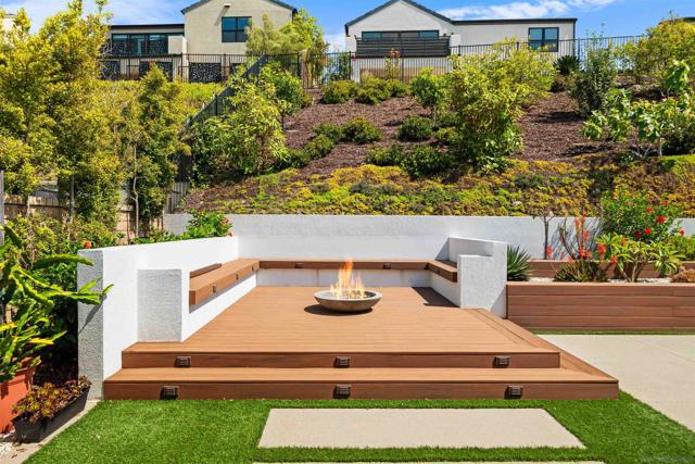5347 Morning Sage Way, San Diego CA: https://media.crmls.org/mediaz/49d802c2-8622-4212-88d2-5666381e07d5.jpg