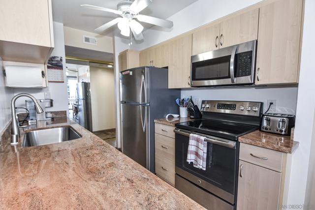 1770 Avenida Del Mundo, Coronado CA: https://media.crmls.org/mediaz/49d82958-ba92-4901-96f0-229954f3725b.jpg