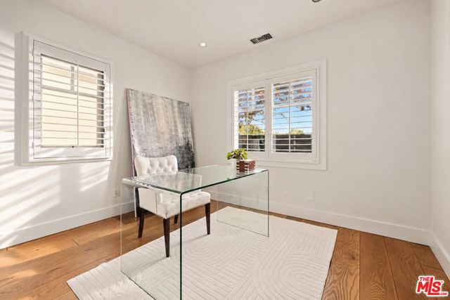 1605 Cabrillo Avenue photo 15