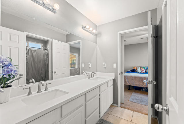 Image 25 of 50 For 25444 Delphinium Ave Avenue