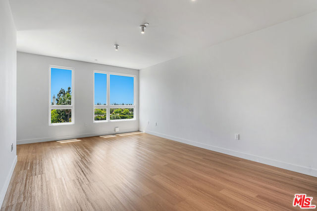 10601 Washington Boulevard, Culver City CA: https://media.crmls.org/mediaz/49da4810-33e4-4696-9302-1d48db9af1a0.jpg