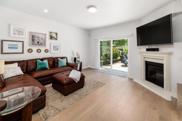 Detail Gallery Image 10 of 39 For 4057 Lamont St, San Diego,  CA 92109 - 3 Beds | 2/1 Baths