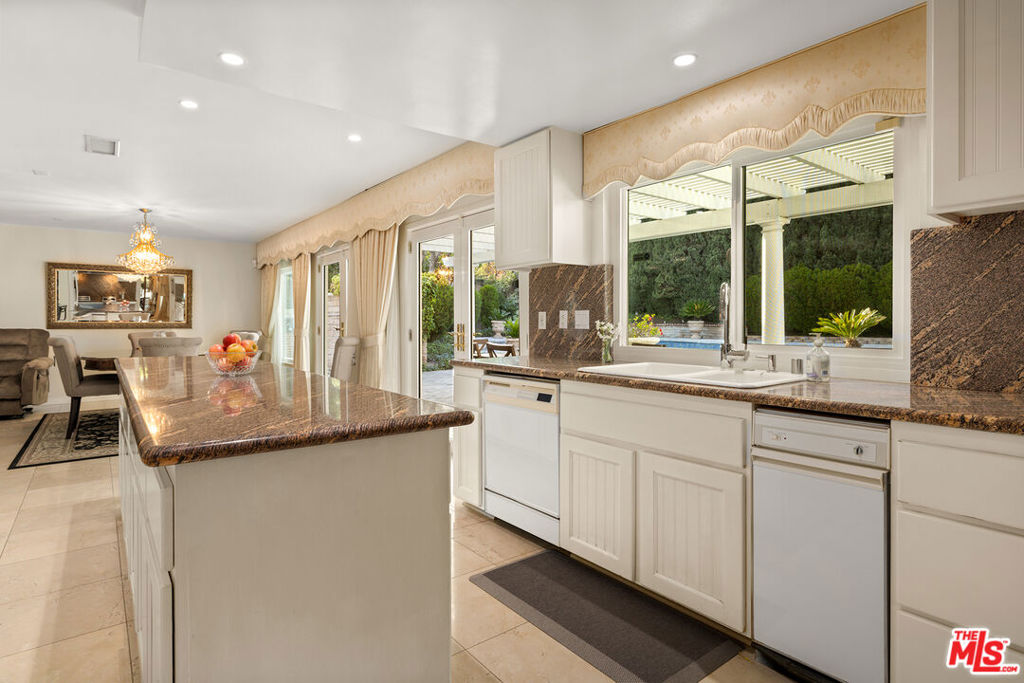 16230 Meadowcrest RoadSherman Oaks image #5