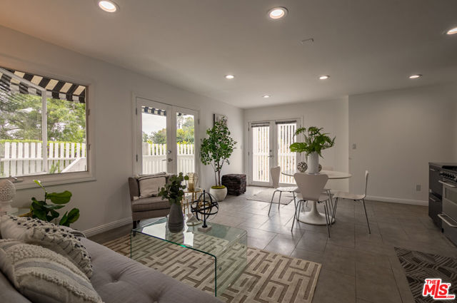 6240 Mulholland Highway, Los Angeles CA: https://media.crmls.org/mediaz/49daed47-d757-4231-8b6c-6d6f0b28a0d8.jpg