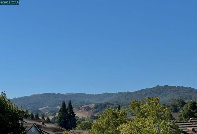 11478 Rolling Hills Dr, Dublin CA: https://media.crmls.org/mediaz/49dcf7b7-7aaf-4095-a2fb-e2de738d9452.jpg