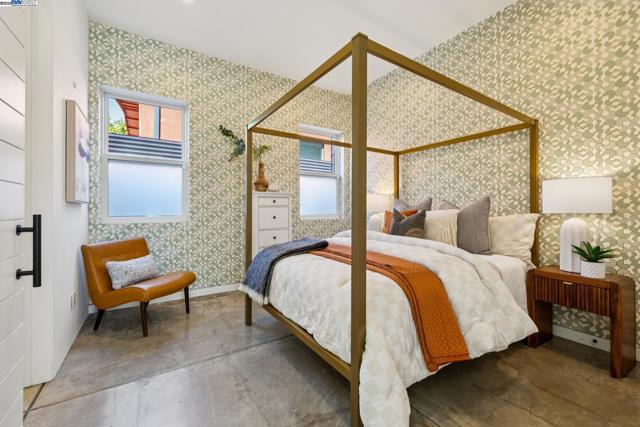 730 HENRY STREET, Oakland CA: https://media.crmls.org/mediaz/49dcf8a3-0188-4296-90e9-c9757d893b72.jpg