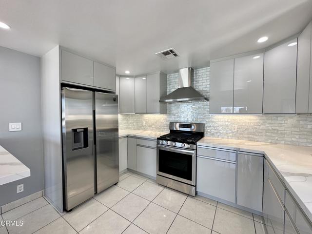 4053 Sunset Lane Lane, Oxnard CA: https://media.crmls.org/mediaz/49dcfb2d-40bc-459e-842a-3e1191f84785.jpg
