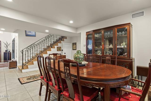 2666 Bayshore Avenue, Ventura CA: https://media.crmls.org/mediaz/49dd8f40-4879-4ced-92b0-ede36bdc98a0.jpg
