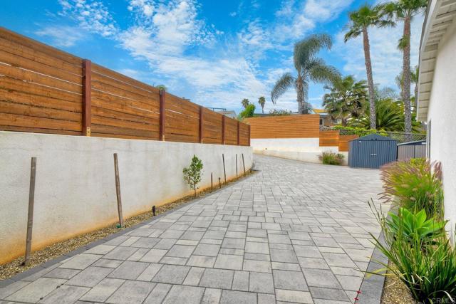 229 Yacon Street, Vista CA: https://media.crmls.org/mediaz/49de811d-8850-40e5-b27f-b3b82544c93a.jpg