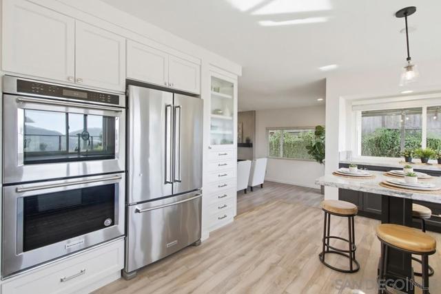 12835 Via Caballo Rojo, San Diego CA: https://media.crmls.org/mediaz/49def5f0-2e67-48b2-9b9d-42a8728ca336.jpg