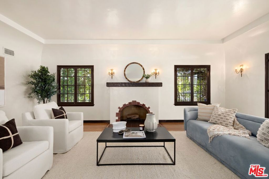 613 N Detroit Street