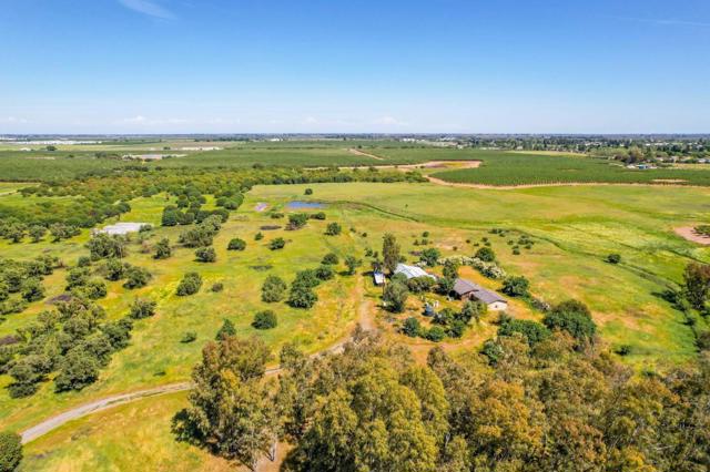 27643 County Road 88, Winters CA: https://media.crmls.org/mediaz/49e06a5b-f35b-4ce6-bff9-ae7dd89b8754.jpg