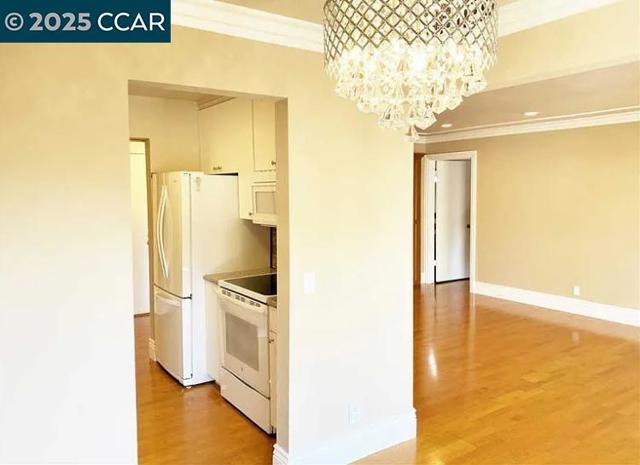 310 N Civic Drive, Walnut Creek CA: https://media.crmls.org/mediaz/49e0e517-5a02-4be7-ada7-baac55aa104b.jpg