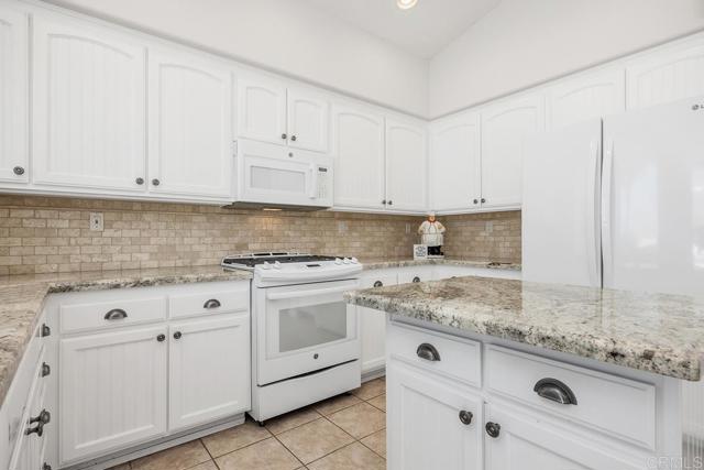 Detail Gallery Image 14 of 57 For 4238 Lindos Way, Oceanside,  CA 92056 - 2 Beds | 2 Baths