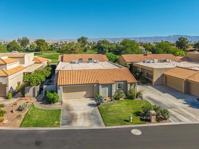 38 Pine Valley Drive, Rancho Mirage CA: https://media.crmls.org/mediaz/49e19cc6-93f6-4fcc-8677-5018116eac26.jpg