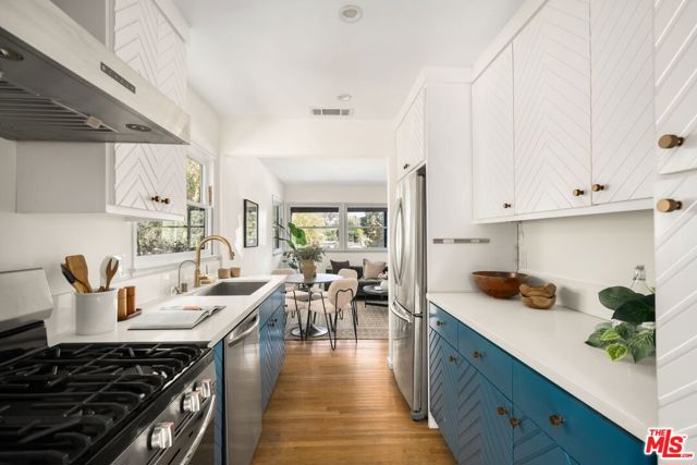 4940 Twining Street, Los Angeles CA: https://media.crmls.org/mediaz/49e1a7f5-e72b-4590-bede-32fc9c441e42.jpg