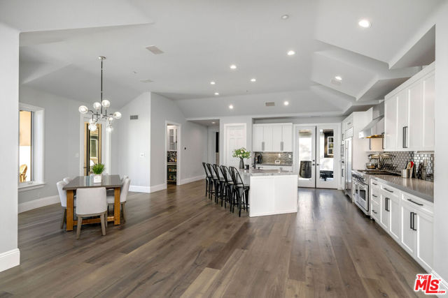 1 Falconridge Drive, Coto de Caza CA: https://media.crmls.org/mediaz/49e24494-24e2-4ca1-b7f4-2b3aaa7c4e13.jpg