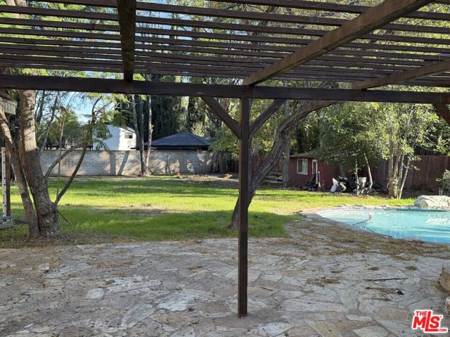 5952 Lubao Avenue, Woodland Hills CA: https://media.crmls.org/mediaz/49e2e67d-3ac9-4127-afba-a6f1fdb3d1ac.jpg