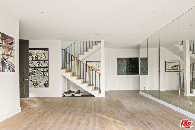 1457 Blue Jay Way, Los Angeles CA: https://media.crmls.org/mediaz/49e31124-20c9-4ef3-9675-ab07b6d7e85d.jpg