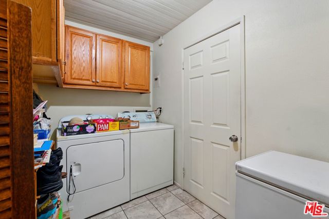 220 N Burlington Avenue, Los Angeles CA: https://media.crmls.org/mediaz/49e37c87-cce0-48de-8335-6191fa1280ca.jpg