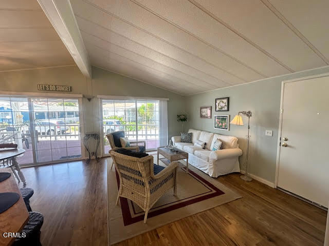 4501 W Channel Islands Boulevard, Oxnard CA: https://media.crmls.org/mediaz/49e54733-5f98-4267-9c42-e7981c49bf5d.jpg