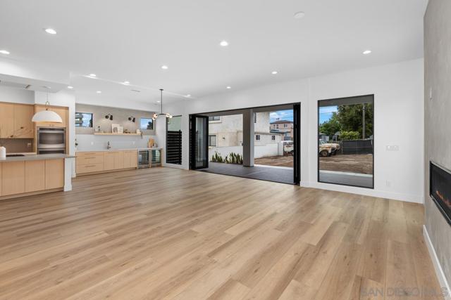 1826 Galveston St, San Diego CA: https://media.crmls.org/mediaz/49e5c92a-6be8-4435-aab6-9ab1fc5aefcf.jpg