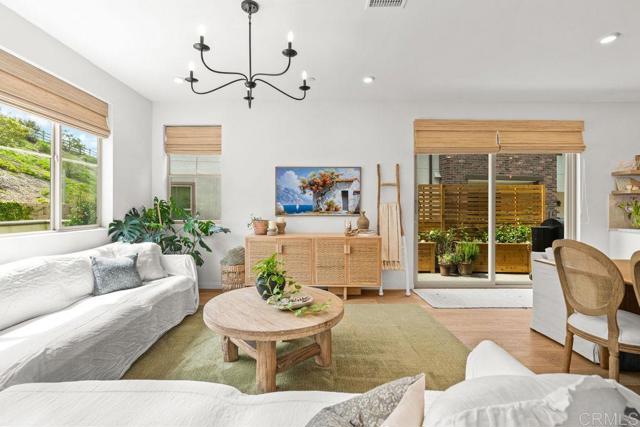 Detail Gallery Image 12 of 69 For 1763 Laurelwood Way, Oceanside,  CA 92057 - 3 Beds | 2/1 Baths