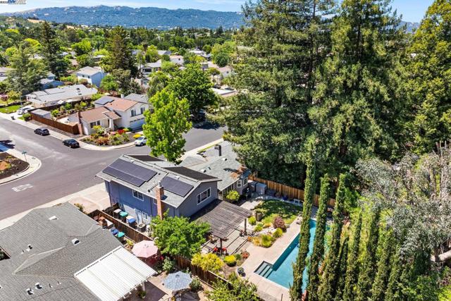 868 Madeira Dr, Pleasanton CA: https://media.crmls.org/mediaz/49e7c721-2cf4-4176-a54a-936f46e9a9e5.jpg