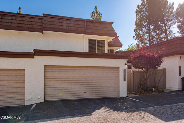 22421 Jeffrey Mark Court, Chatsworth CA: https://media.crmls.org/mediaz/49e7fa7a-81bb-4019-ada0-2ff4a77f7760.jpg