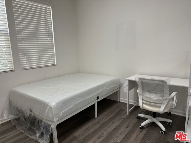 7937 N Keer Drive, Reseda CA: https://media.crmls.org/mediaz/49e95aa3-17a6-4b9c-a8e4-3f67be5d0a29.jpg
