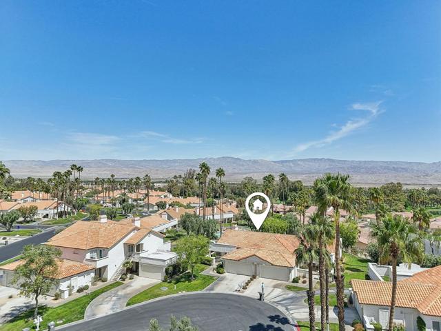 152 Falls Court, Palm Desert CA: https://media.crmls.org/mediaz/49e97a0c-9757-483c-b00f-56fd98c746be.jpg